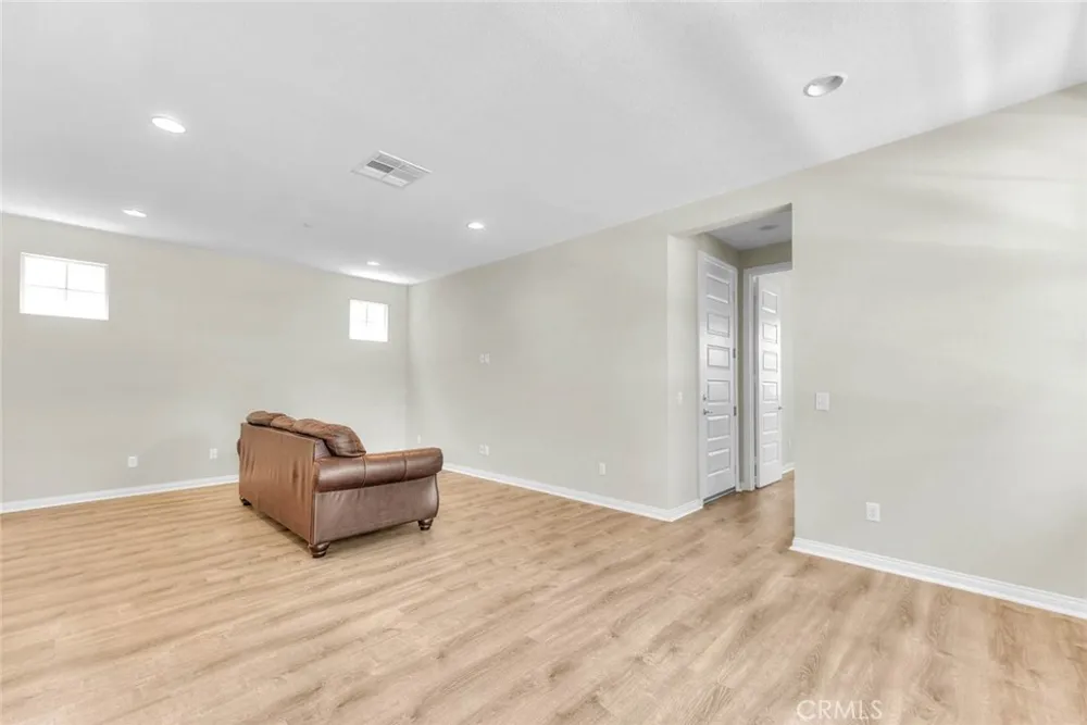 6130 Snapdragon Eastvale, CA 92880