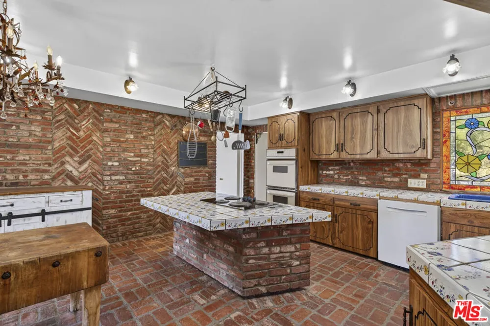 24962 Eldorado Meadow Road Hidden Hills, CA 91302