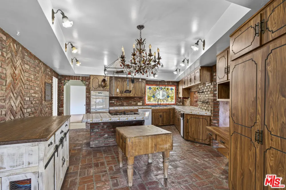 24962 Eldorado Meadow Road Hidden Hills, CA 91302