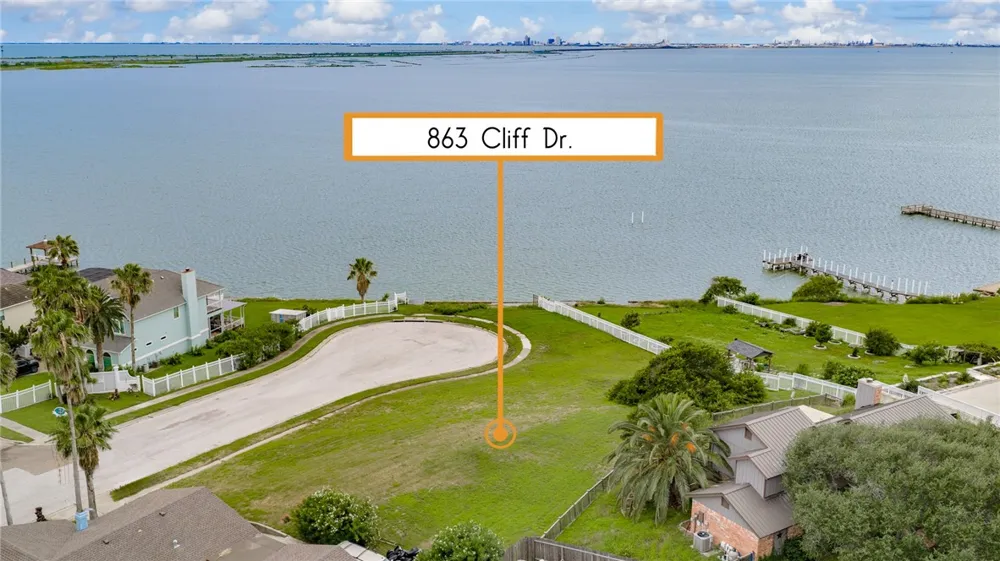 863 Cliff Drive Portland, TX 78374