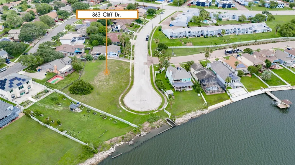863 Cliff Drive Portland, TX 78374