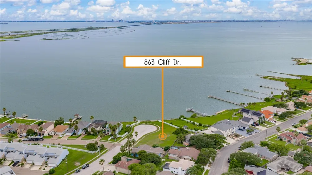 863 Cliff Drive Portland, TX 78374