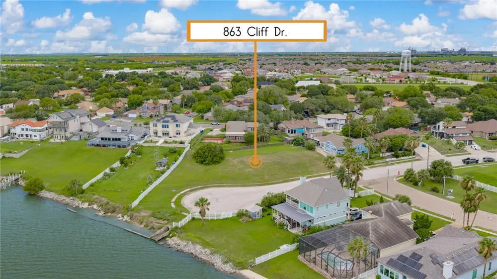 863 Cliff Drive Portland, TX 78374