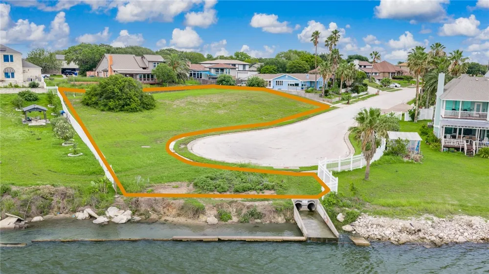 863 Cliff Drive Portland, TX 78374