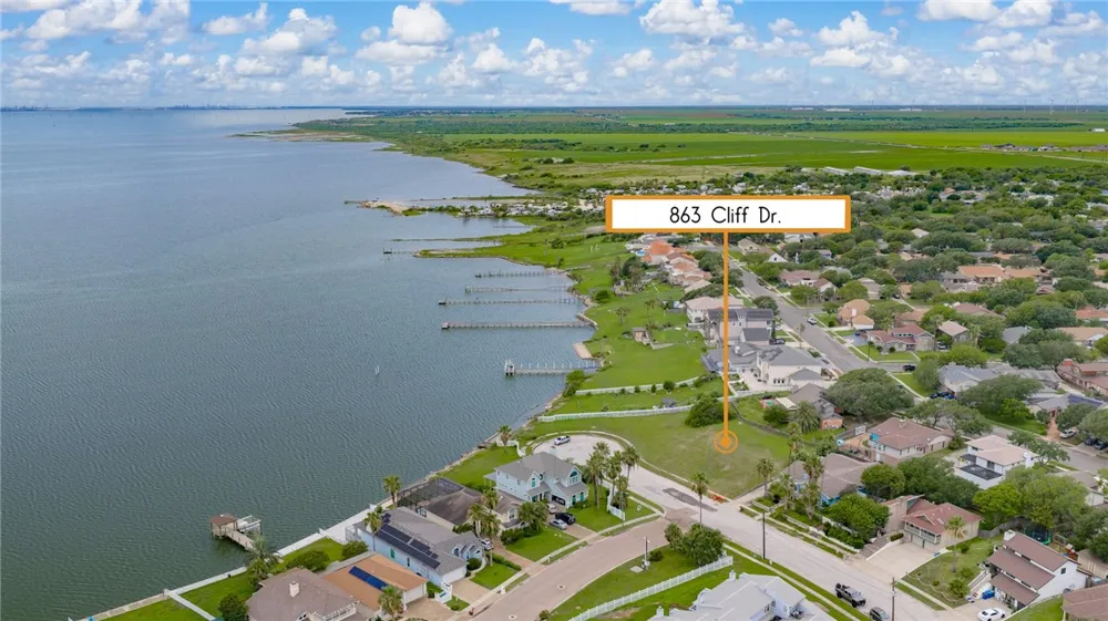 863 Cliff Drive Portland, TX 78374