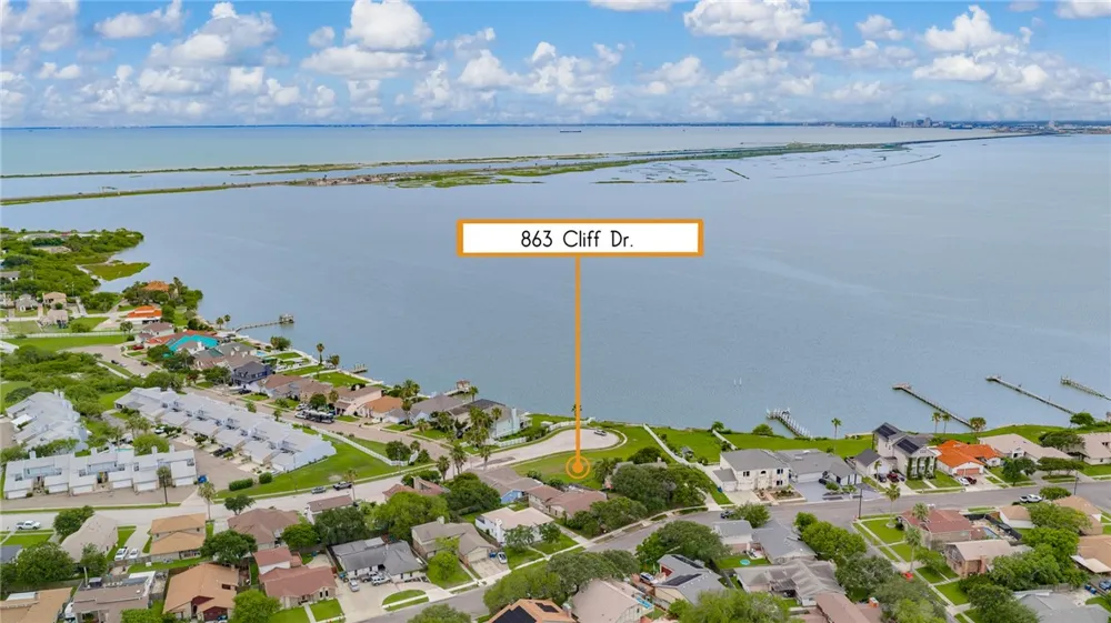 863 Cliff Drive Portland, TX 78374