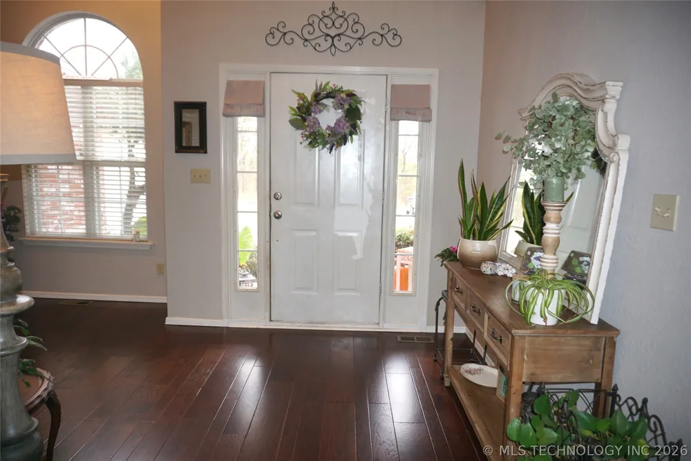906 14 STREET Henryetta, OK 74437