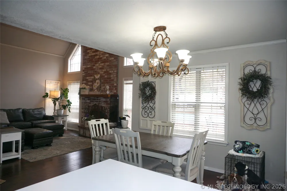 906 14 STREET Henryetta, OK 74437
