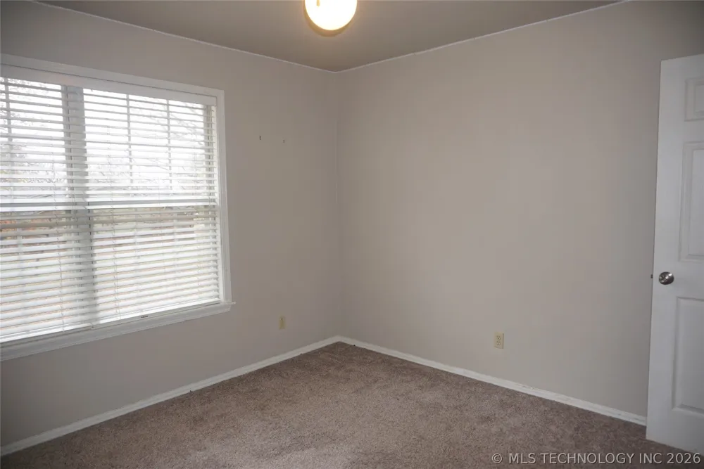 906 14 STREET Henryetta, OK 74437