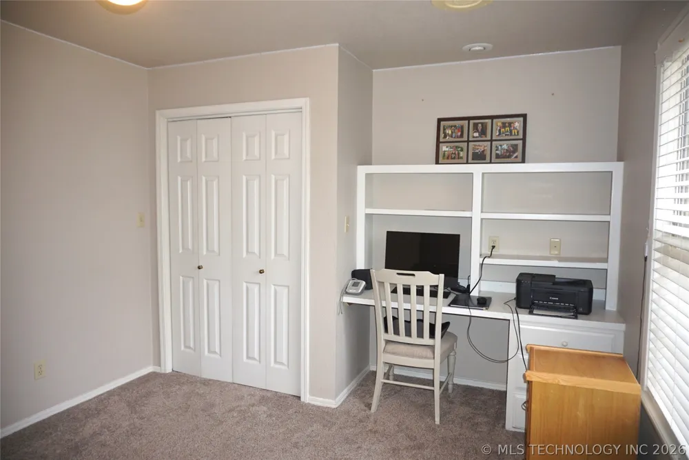 906 14 STREET Henryetta, OK 74437