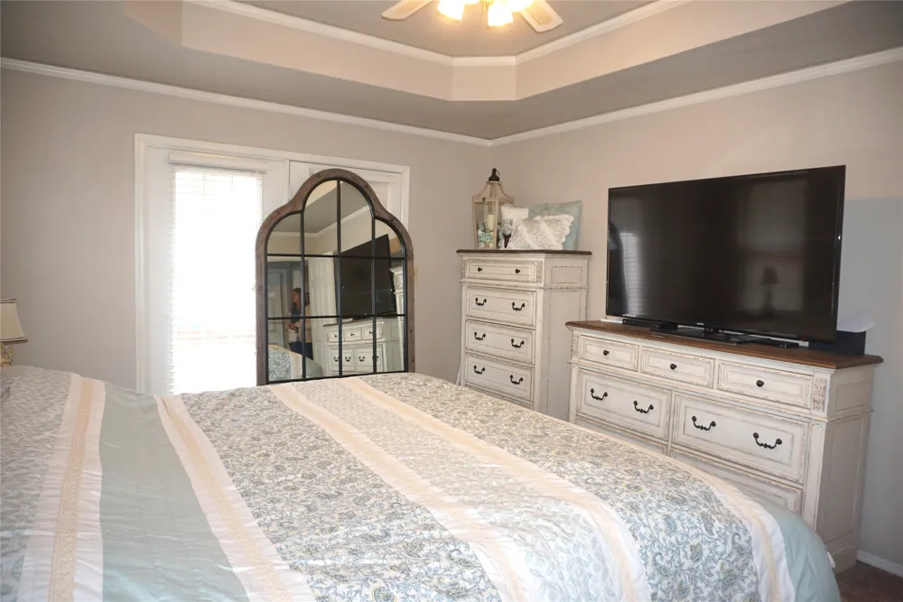 906 14 STREET Henryetta, OK 74437