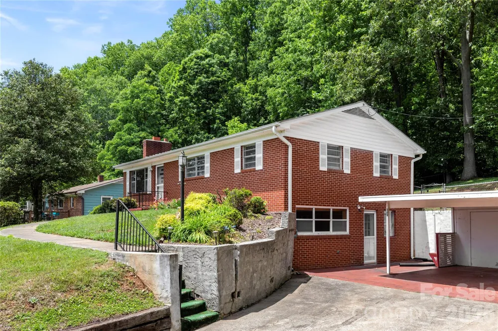 309 Oak Hill Road Candler, NC 28715