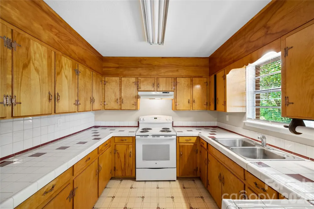 309 Oak Hill Road Candler, NC 28715