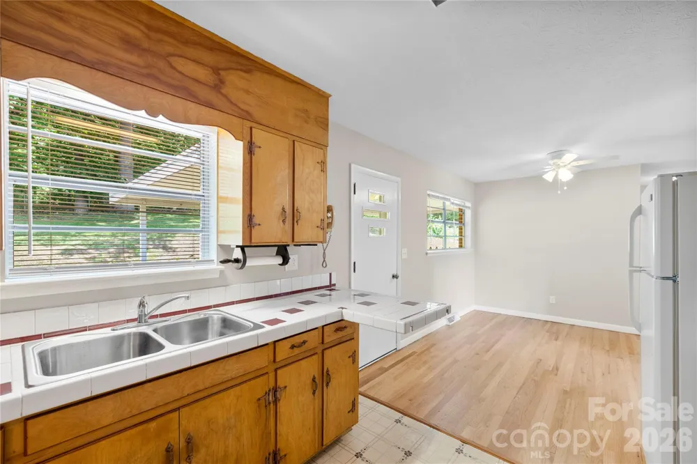 309 Oak Hill Road Candler, NC 28715
