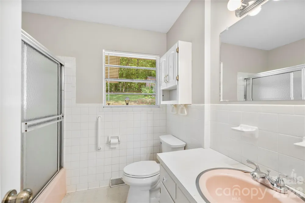 309 Oak Hill Road Candler, NC 28715