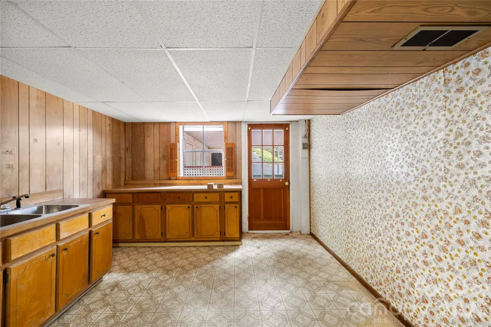 309 Oak Hill Road Candler, NC 28715