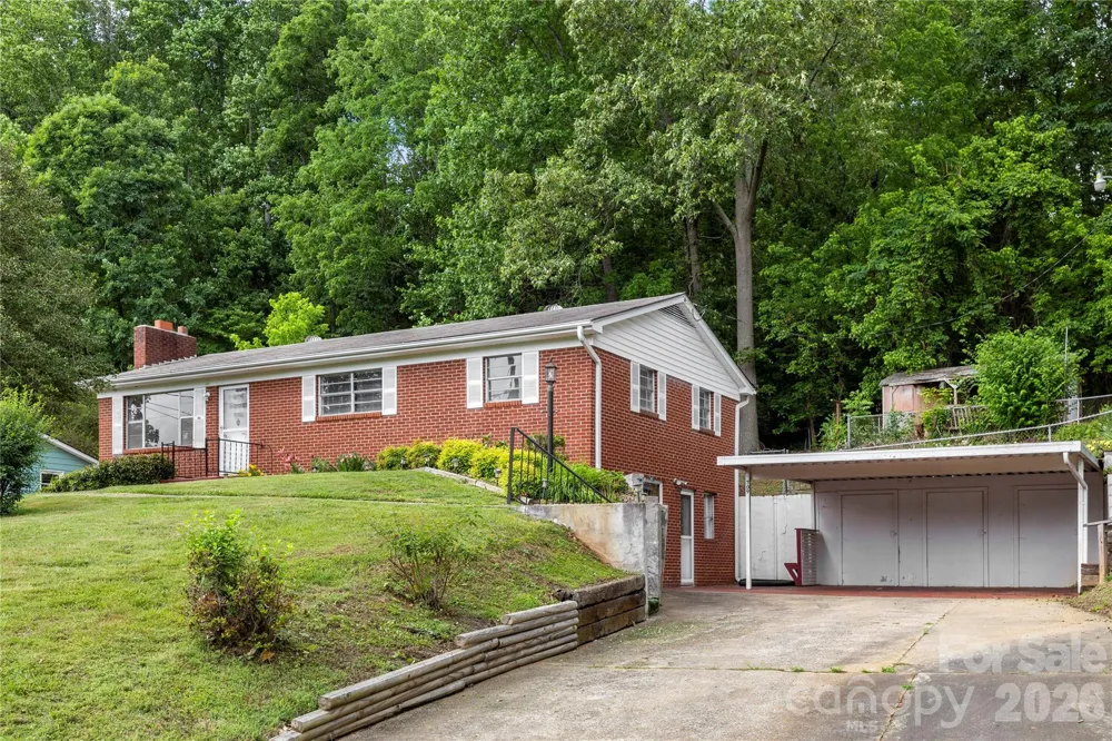 309 Oak Hill Road Candler, NC 28715