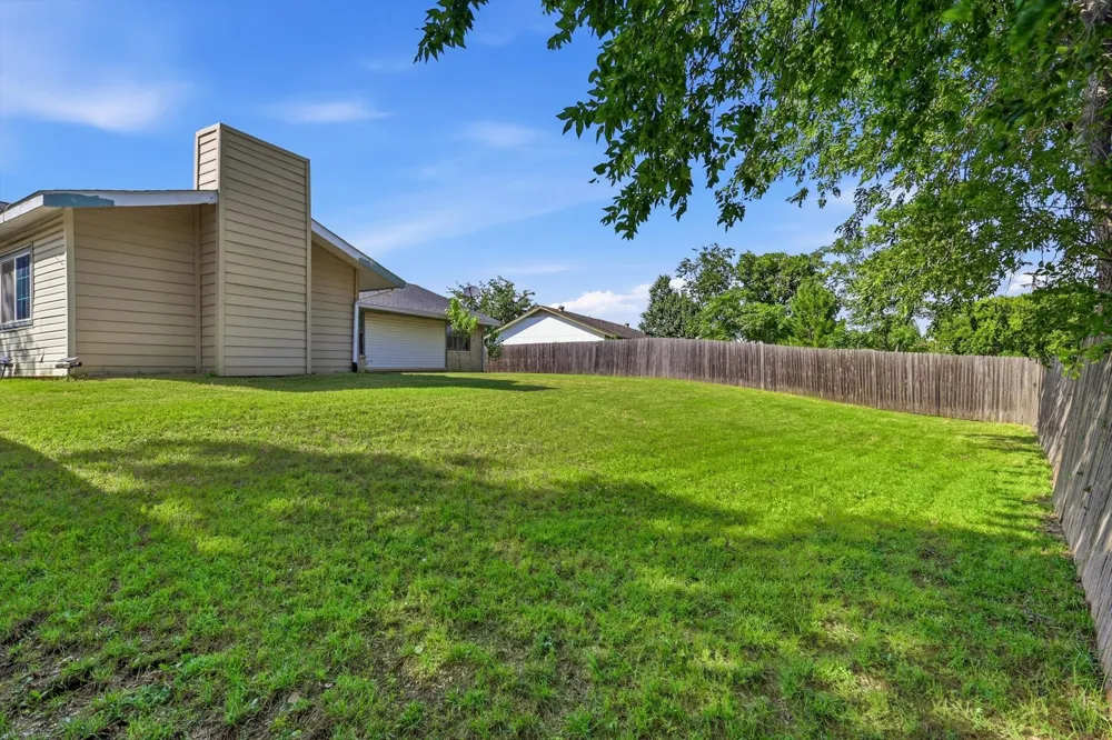 2304 Greenwood Circle Carrollton, TX 75006