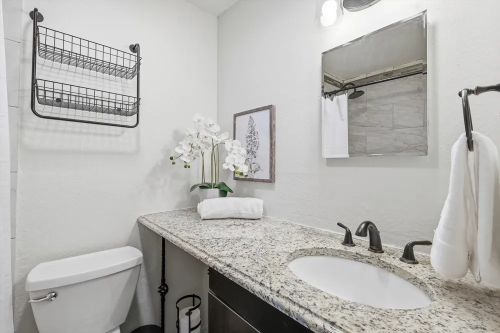 2304 Greenwood Circle Carrollton, TX 75006