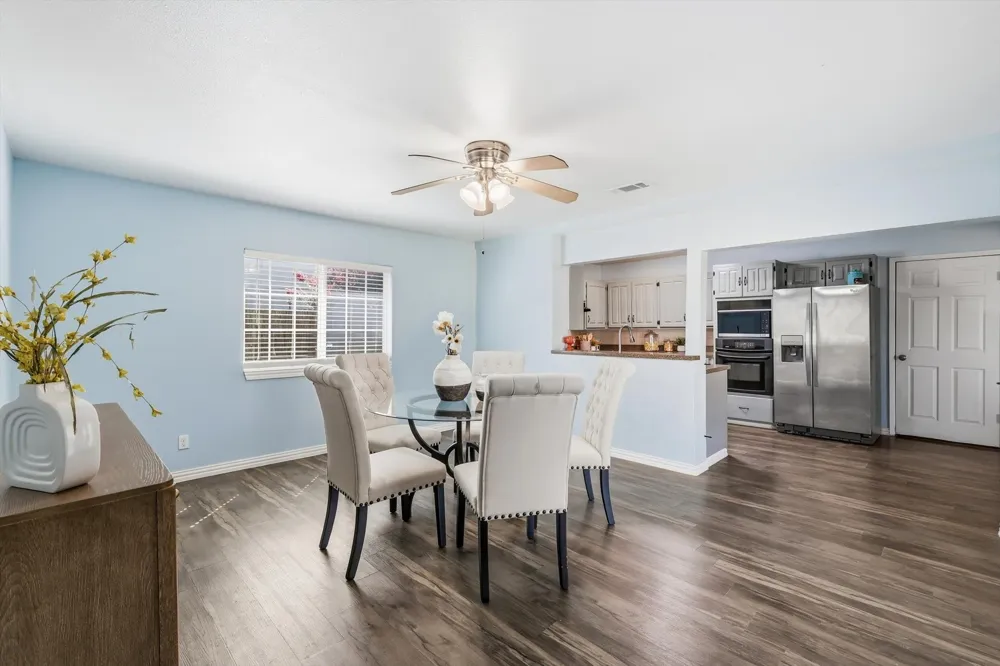 2304 Greenwood Circle Carrollton, TX 75006