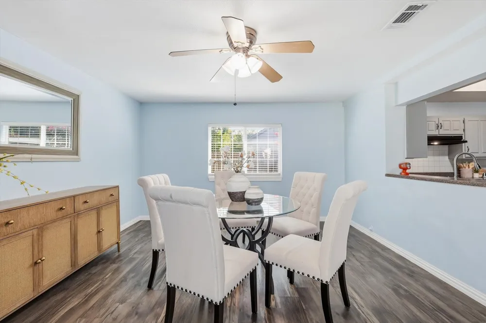 2304 Greenwood Circle Carrollton, TX 75006