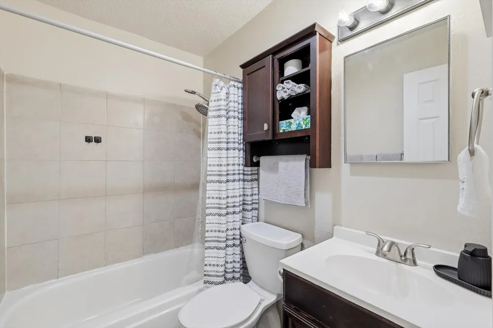 2304 Greenwood Circle Carrollton, TX 75006