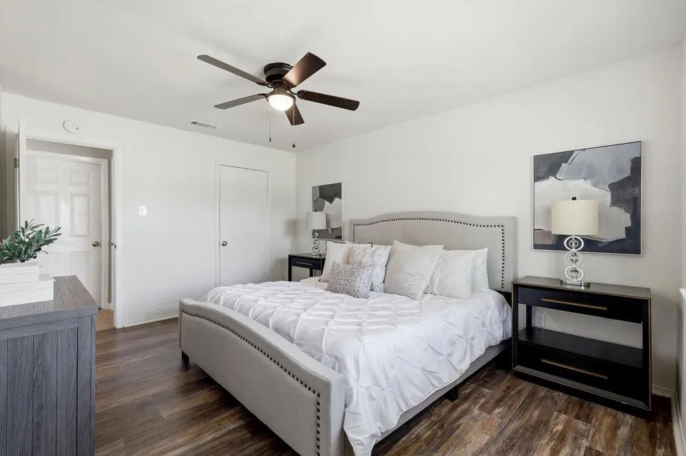 2304 Greenwood Circle Carrollton, TX 75006