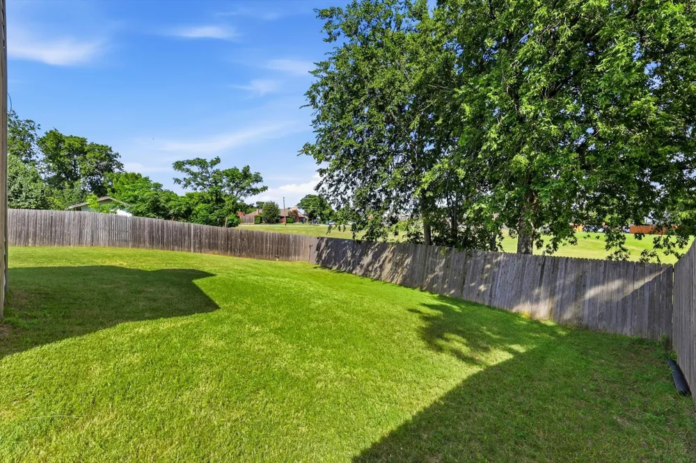 2304 Greenwood Circle Carrollton, TX 75006