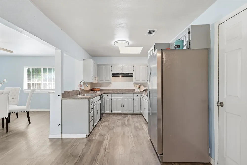 2304 Greenwood Circle Carrollton, TX 75006