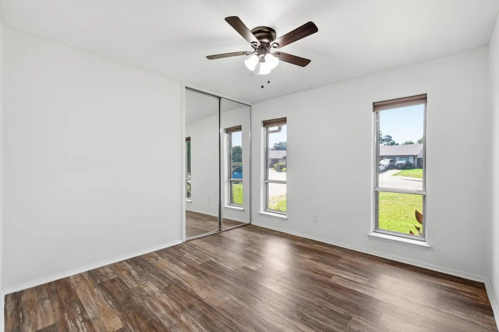 2304 Greenwood Circle Carrollton, TX 75006