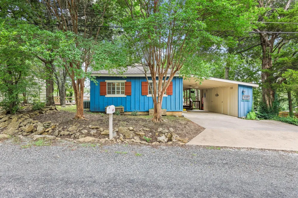 61 Windsor Drive Pottsboro, TX 75076