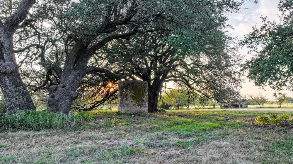 2562 County Road 2315 Lampasas, TX 76550