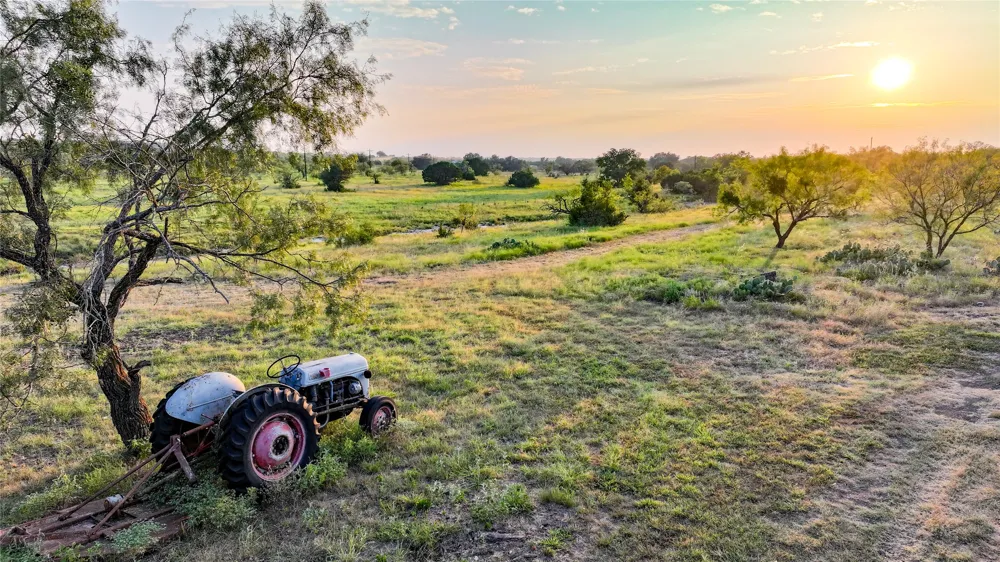 2562 County Road 2315 Lampasas, TX 76550