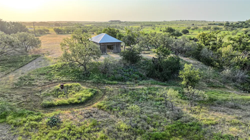 2562 County Road 2315 Lampasas, TX 76550