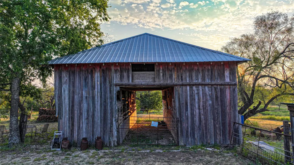 2562 County Road 2315 Lampasas, TX 76550