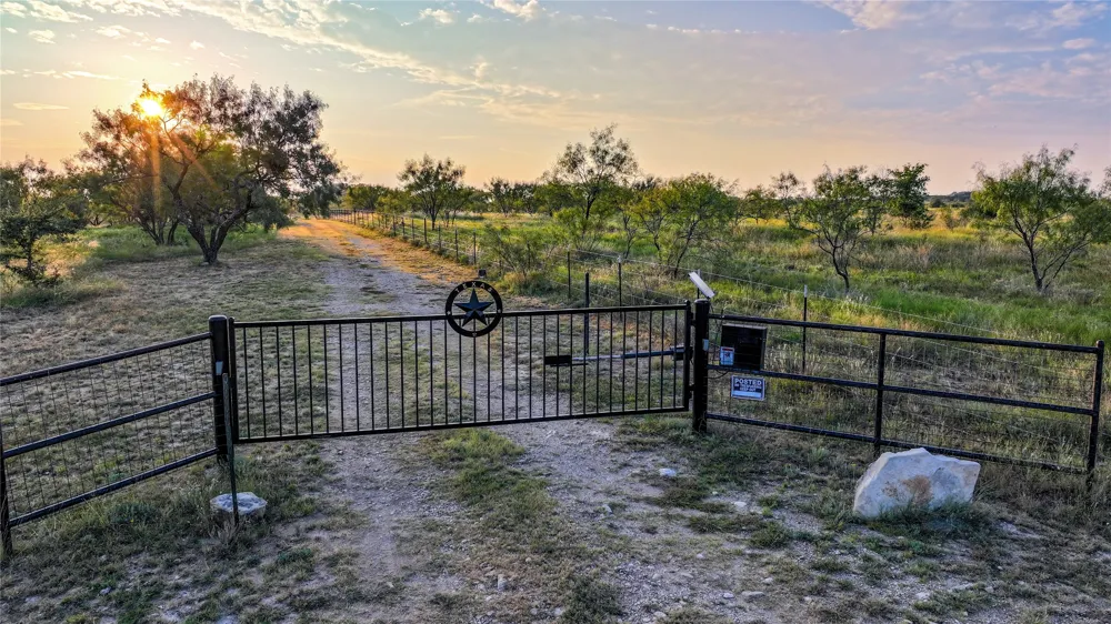 2562 County Road 2315 Lampasas, TX 76550