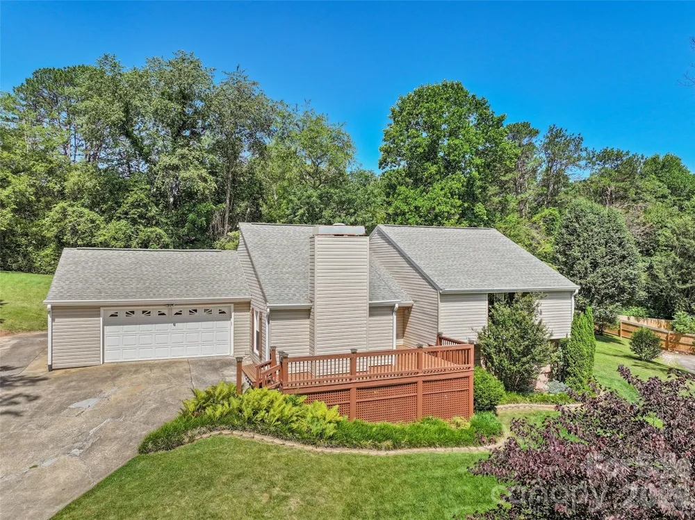519 Nellie John Drive Clyde, NC 28721