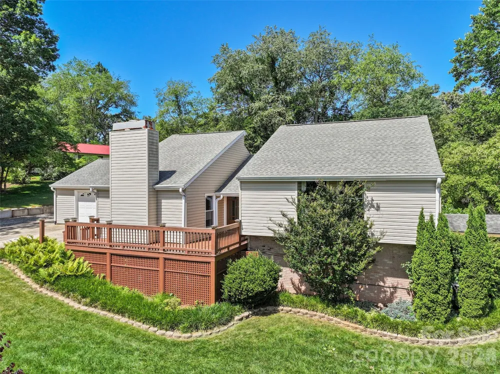 519 Nellie John Drive Clyde, NC 28721