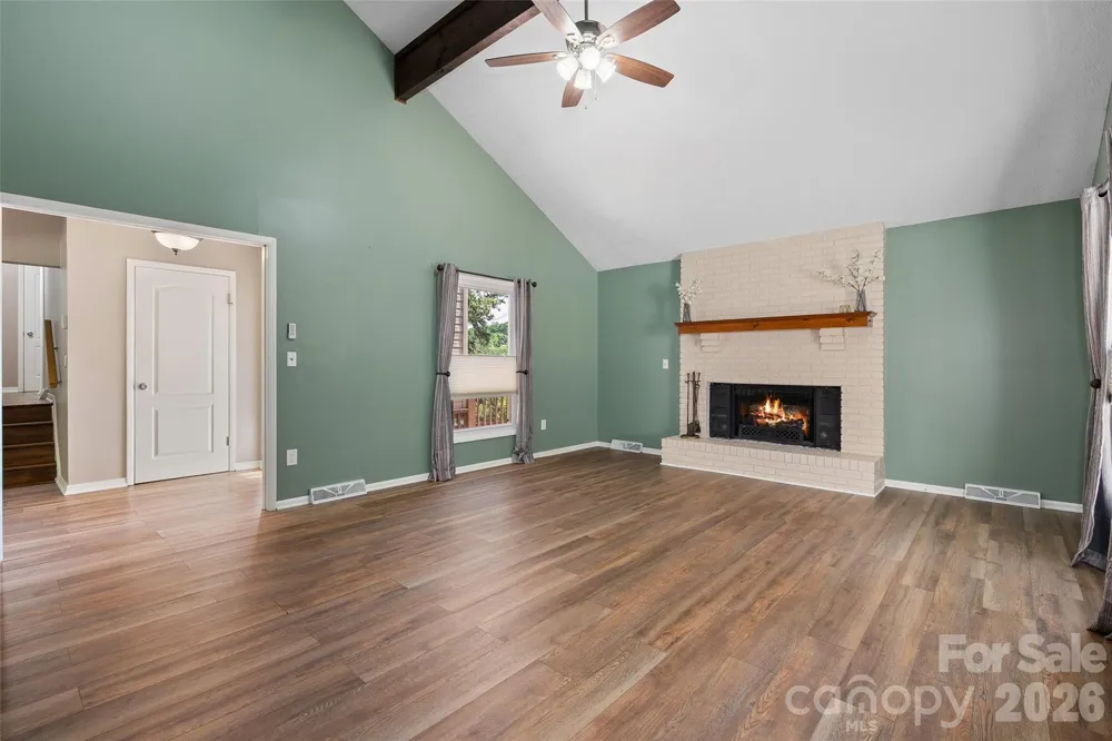 519 Nellie John Drive Clyde, NC 28721