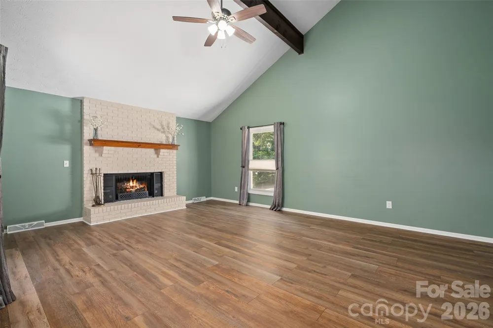 519 Nellie John Drive Clyde, NC 28721