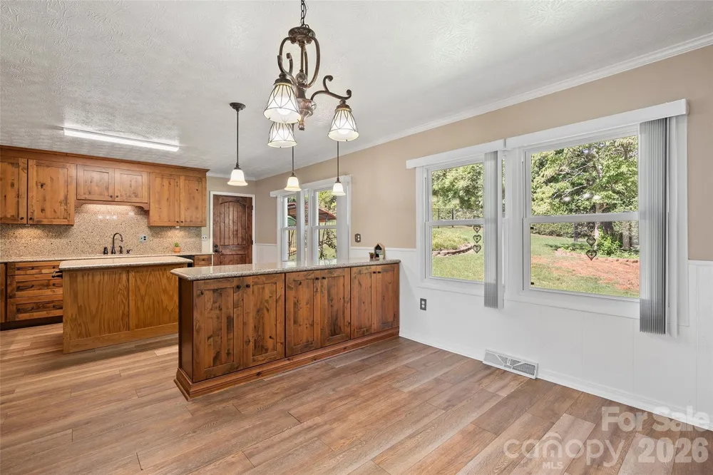 519 Nellie John Drive Clyde, NC 28721