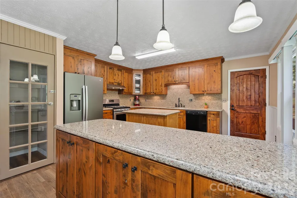 519 Nellie John Drive Clyde, NC 28721