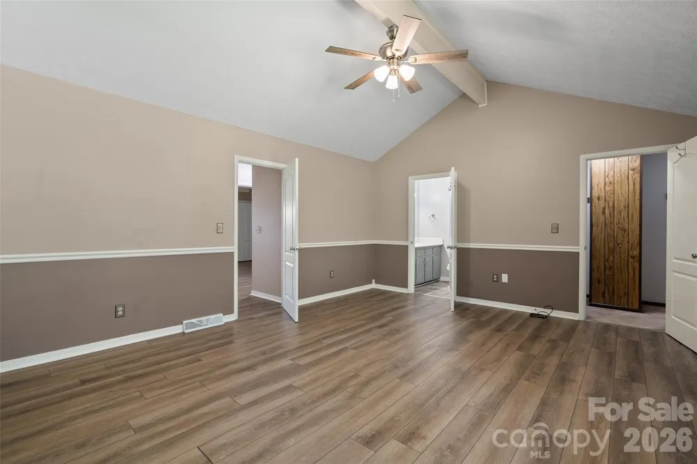 519 Nellie John Drive Clyde, NC 28721