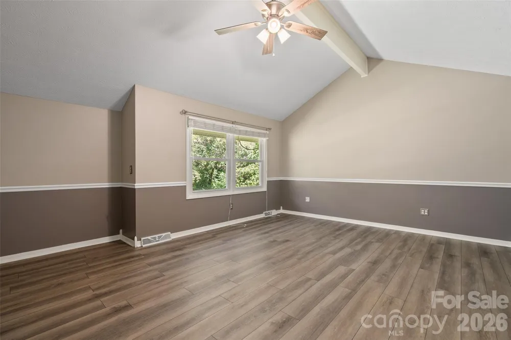 519 Nellie John Drive Clyde, NC 28721