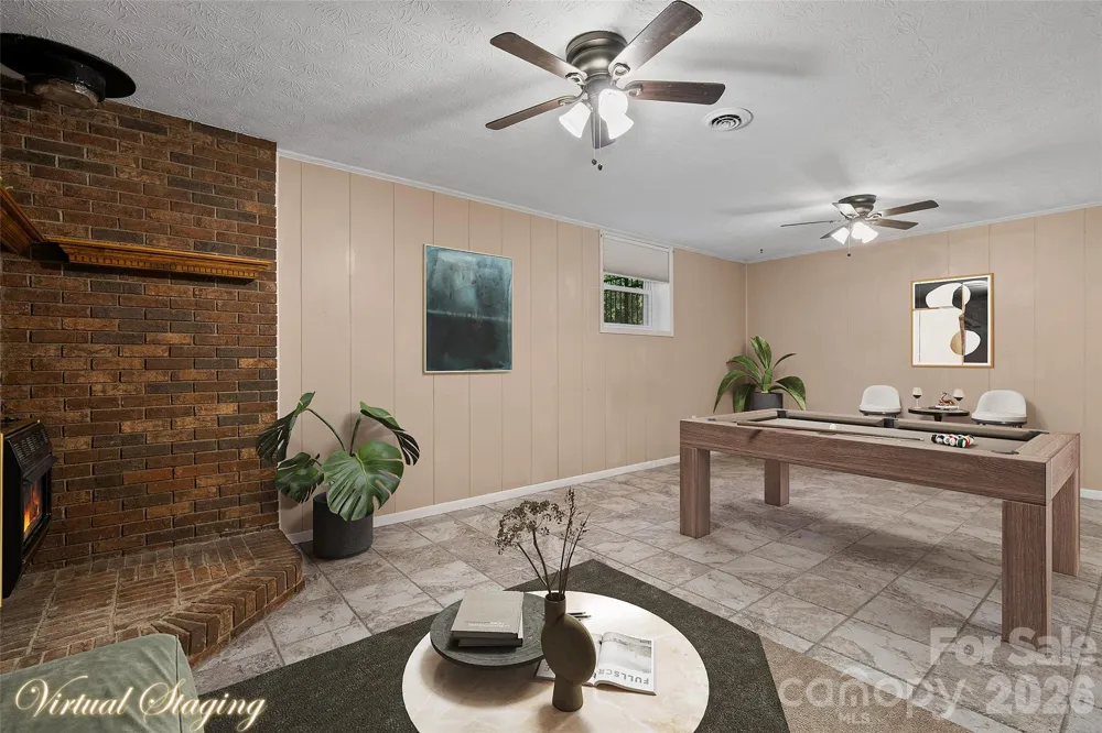 519 Nellie John Drive Clyde, NC 28721