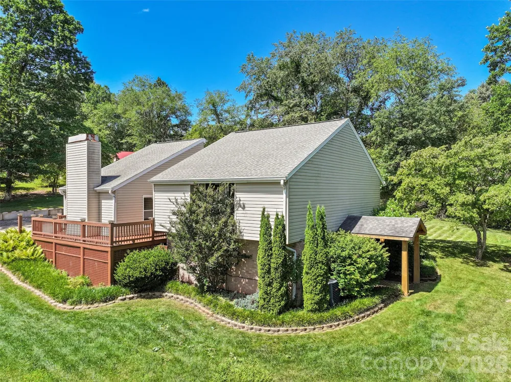 519 Nellie John Drive Clyde, NC 28721