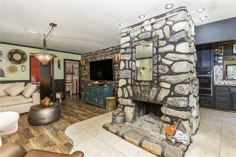 40940 Pine Drive Forest Falls, CA 92339