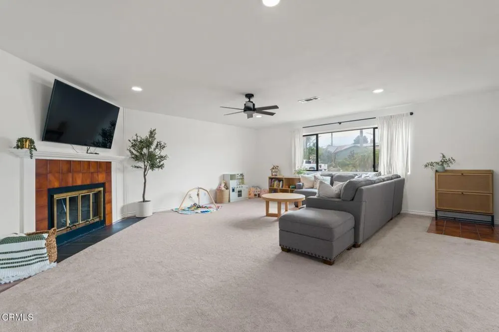 171 Lang Street Ventura, CA 93003
