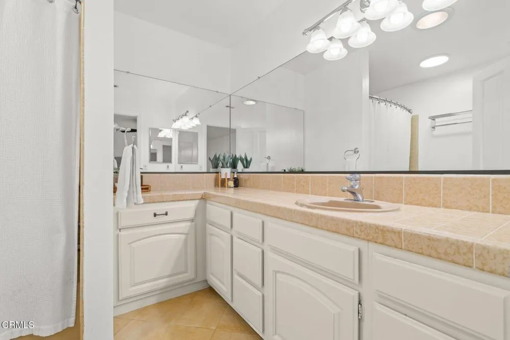 171 Lang Street Ventura, CA 93003