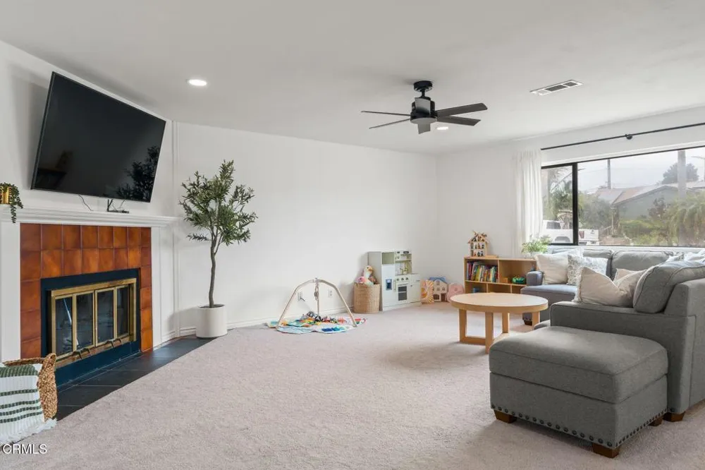 171 Lang Street Ventura, CA 93003